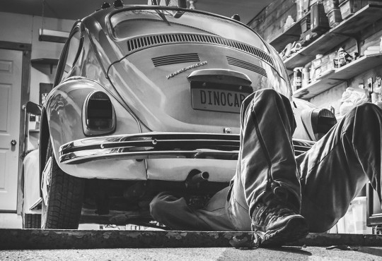 කාර් එක පරණ වෙද්දි අවධානය යොමු කළ යුතු කරුණු - Old car problems ? Pay attention to these warnings !