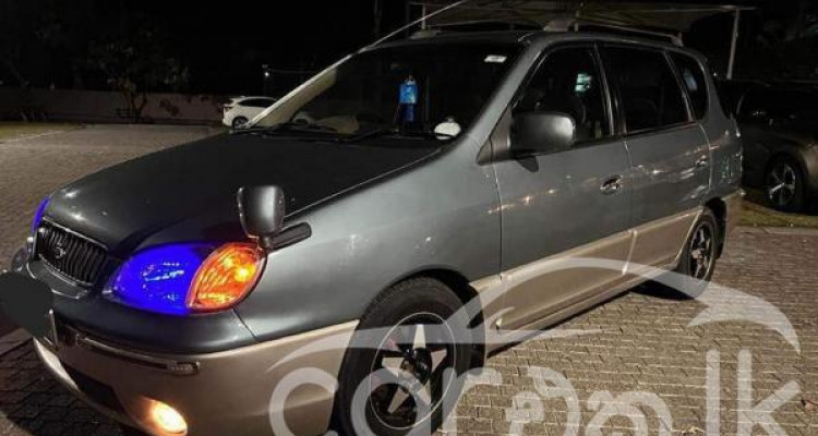 KIA CARENS 2001