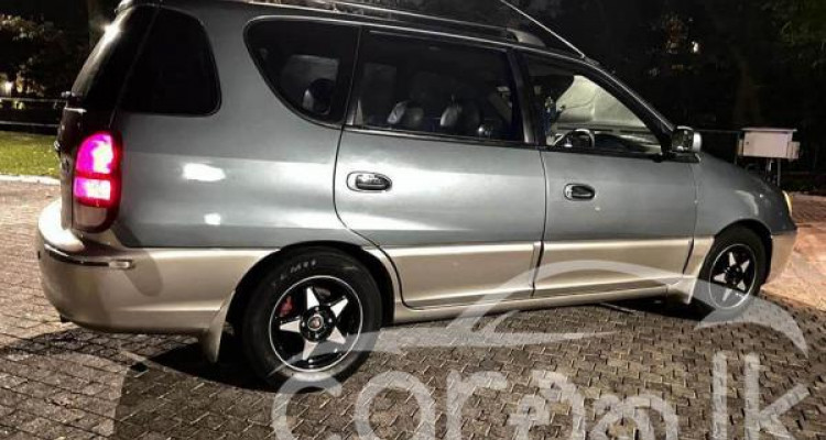 KIA CARENS 2001