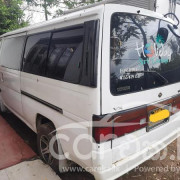 NISSAN CARAVAN 1992