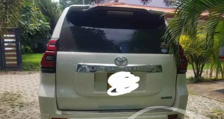 TOYOTA LAND CRUISER PRADO 2014