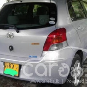 TOYOTA VITZ 2010