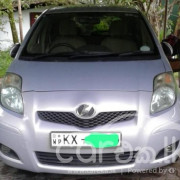 TOYOTA VITZ 2010