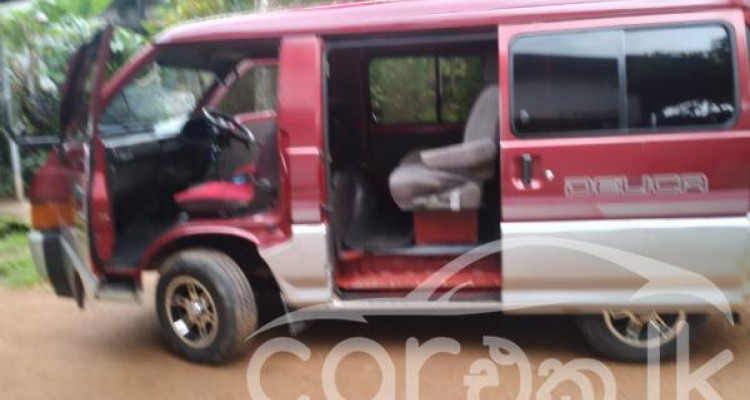 MITSUBISHI DELICA 1993
