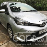 TOYOTA VITZ 2015