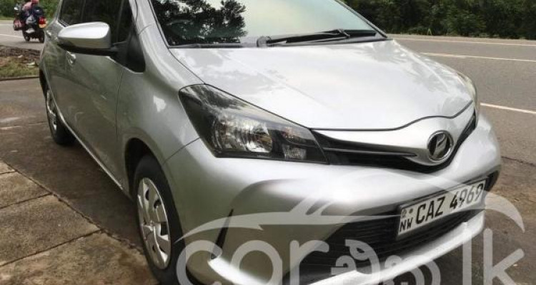 TOYOTA VITZ 2015