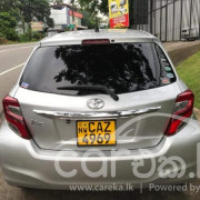 TOYOTA VITZ 2015