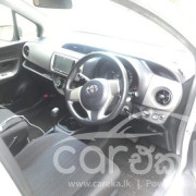 TOYOTA VITZ 2015