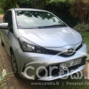 TOYOTA VITZ 2015