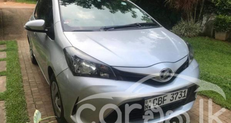 TOYOTA VITZ 2015