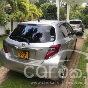 TOYOTA VITZ 2015