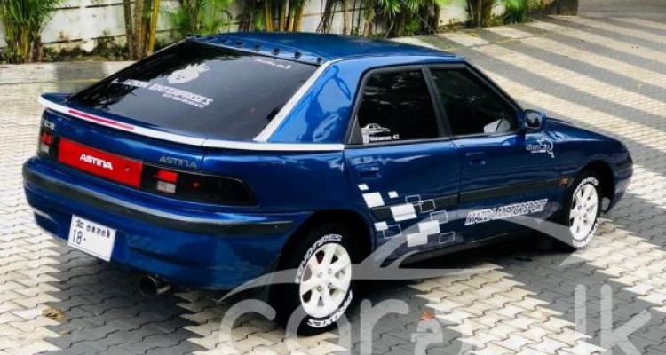 MAZDA ASTINA 1991