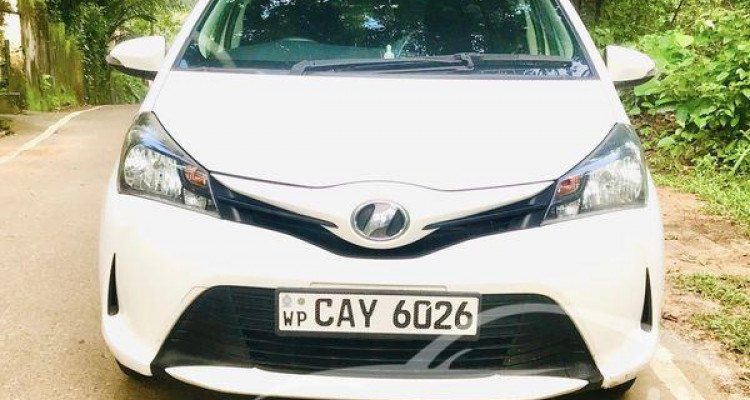TOYOTA VITZ 2015