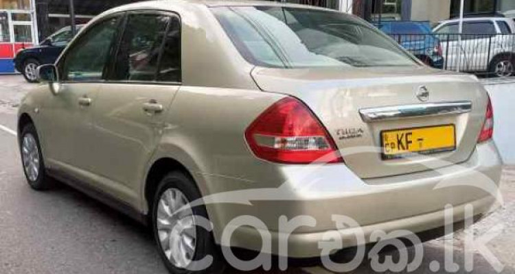 NISSAN TIIDA 2007