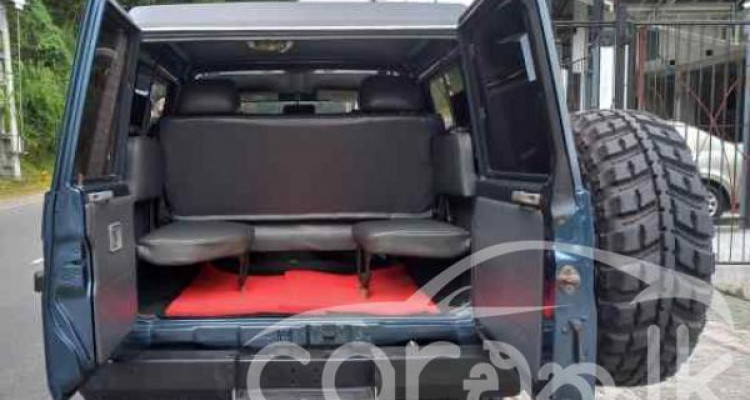 TOYOTA LAND CRUISER BJ73 1987