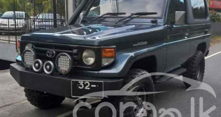TOYOTA LAND CRUISER BJ73 1987
