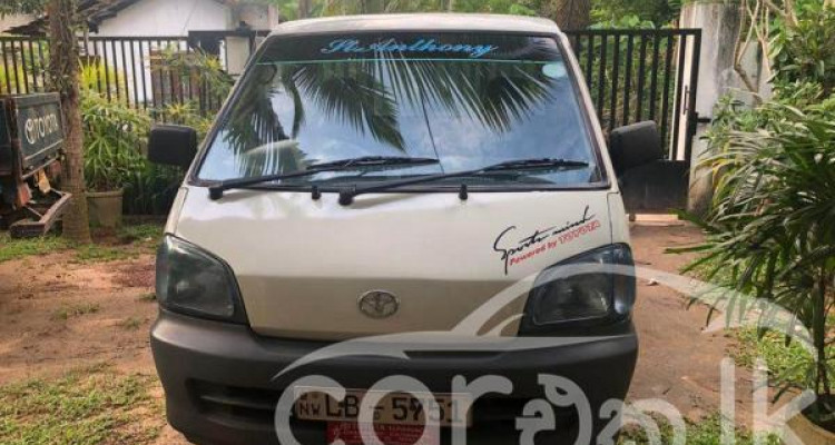 TOYOTA TOWNACE 2001