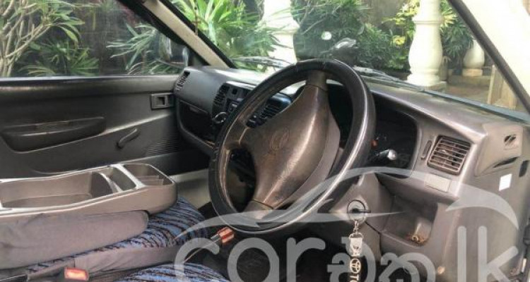 TOYOTA TOWNACE 2001