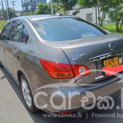 NISSAN BLUEBIRD SYLPHY 2010