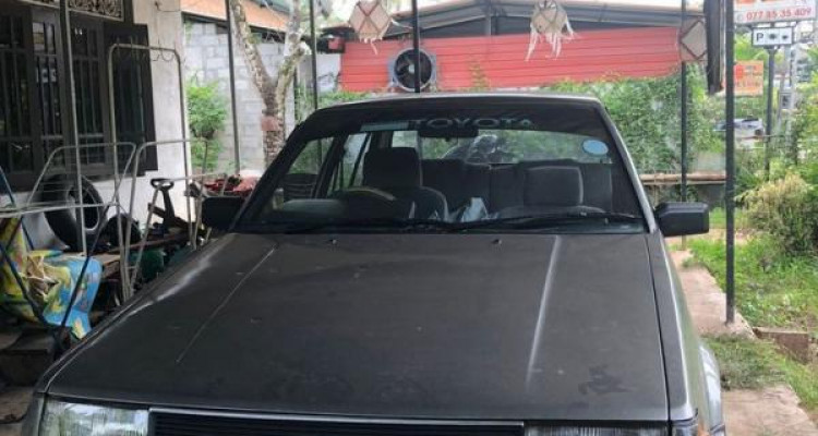 TOYOTA COROLLA AE81 1983
