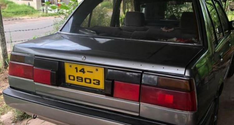 TOYOTA COROLLA AE81 1983