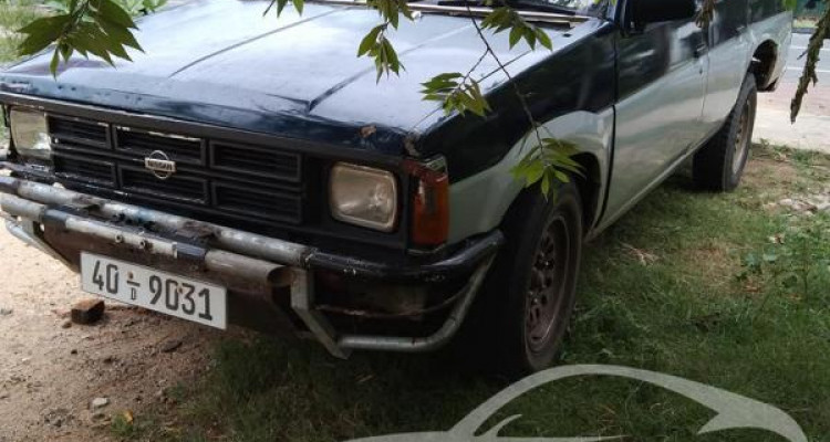 NISSAN DOUBLE CAB 1985