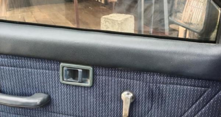 NISSAN DOUBLE CAB 1985