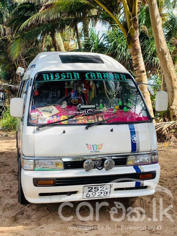 NISSAN CARAVAN 1993