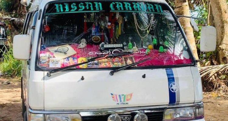 NISSAN CARAVAN 1993