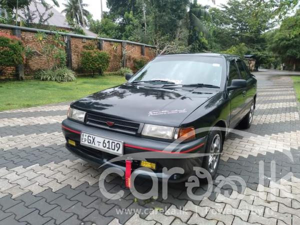 MAZDA FAMILIA 1990