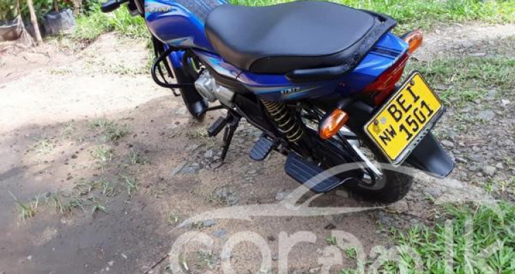BAJAJ PLATINA 2016