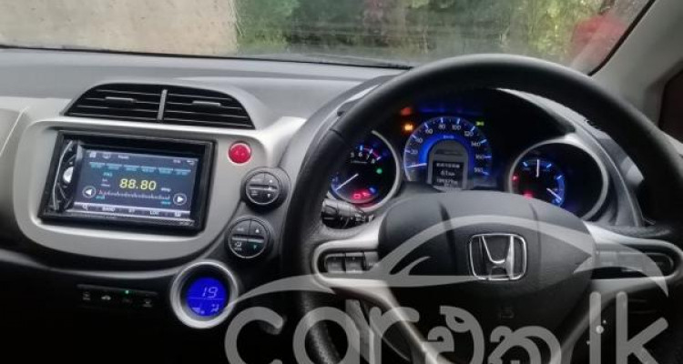 HONDA FIT GP1 2013