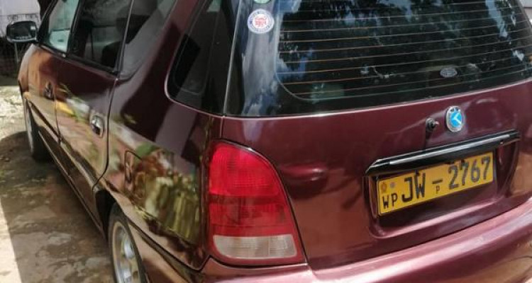 KIA CARENS 2001