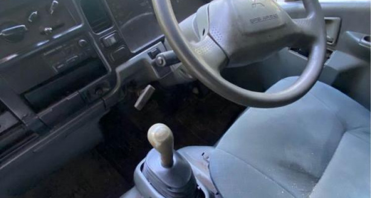 MITSUBISHI CANTER 2001