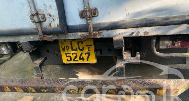 MITSUBISHI CANTER 2001