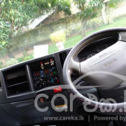 ISUZU ELF FREEZER 2009