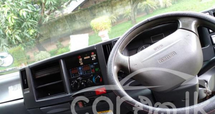ISUZU ELF FREEZER 2009