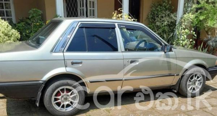 MAZDA 323 1988