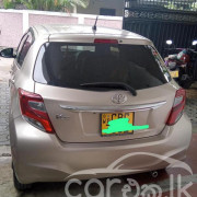 TOYOTA VITZ 2015