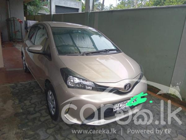 TOYOTA VITZ 2015