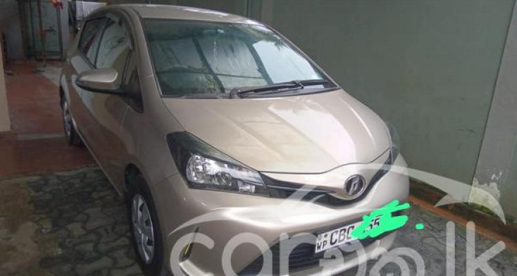 TOYOTA VITZ 2015