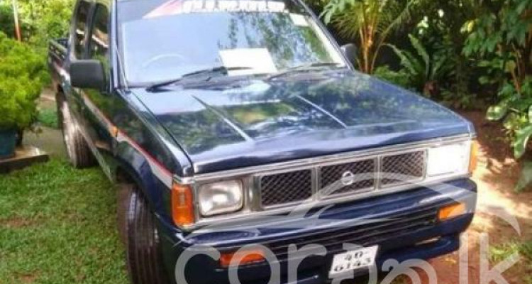 NISSAN DOUBLE CAB 1985