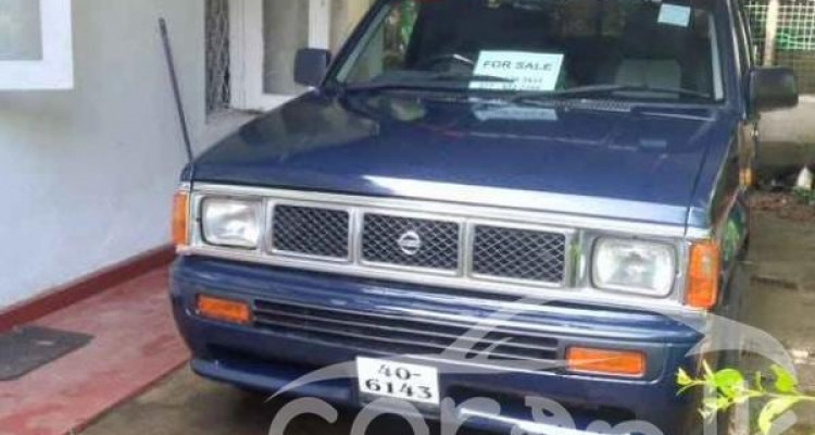 NISSAN DOUBLE CAB 1985
