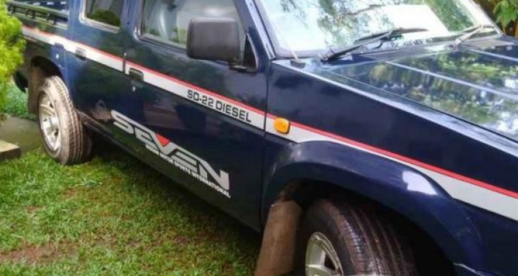 NISSAN DOUBLE CAB 1985