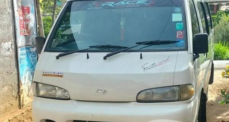 HYUNDAI GRACE 2000