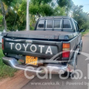 TOYOTA HILUX 1990