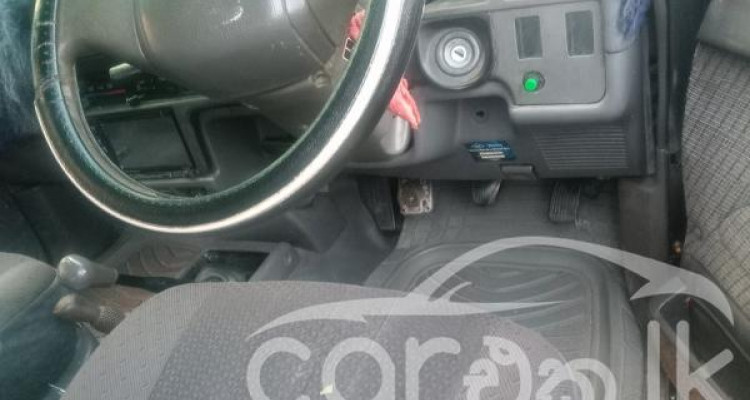 TOYOTA HILUX 1990