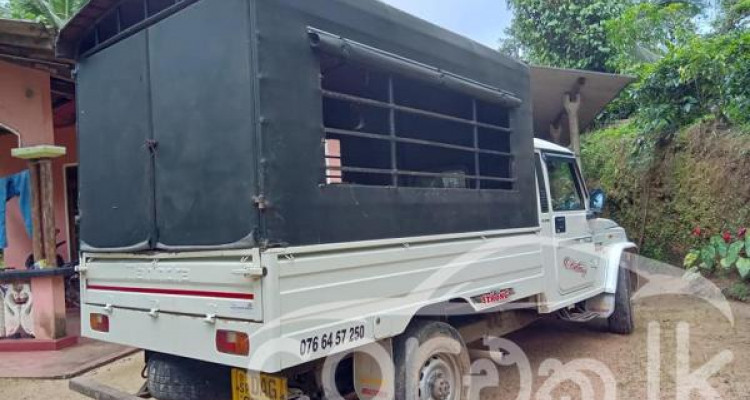 MAHINDRA BOLERO 2018