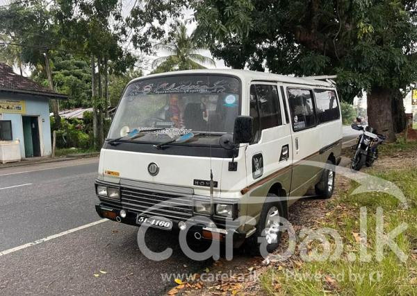 NISSAN CARAVAN 1986