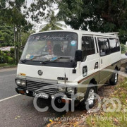 NISSAN CARAVAN 1986